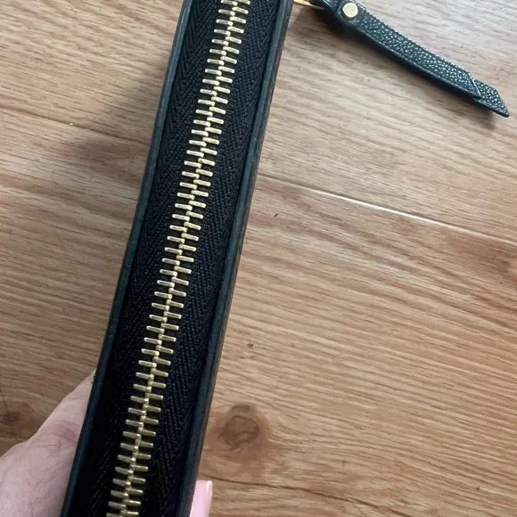 GORGEOUS Louis Vuitton Black Monogram Embossed Zip Wallet with Gold Hardware - Picture 4 of 14